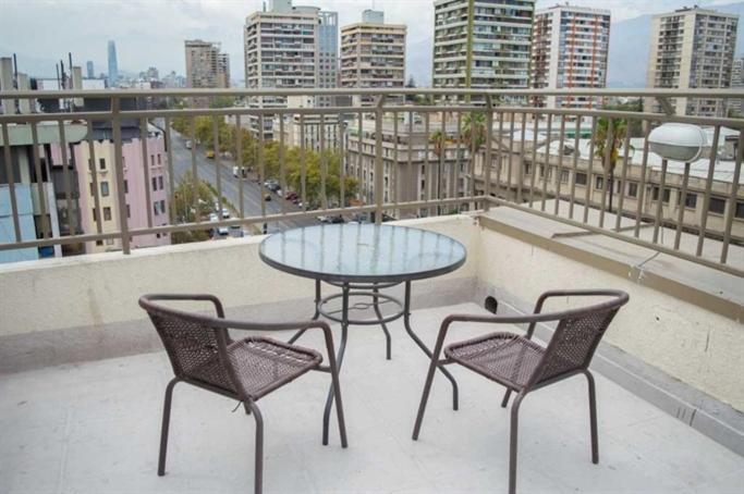Uh Departamento Amoblado Lastarria